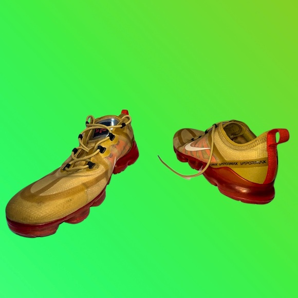 Nike VaporMaxs size 13 - Picture 1 of 5